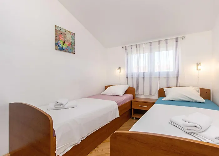 Апартаменты N&n *